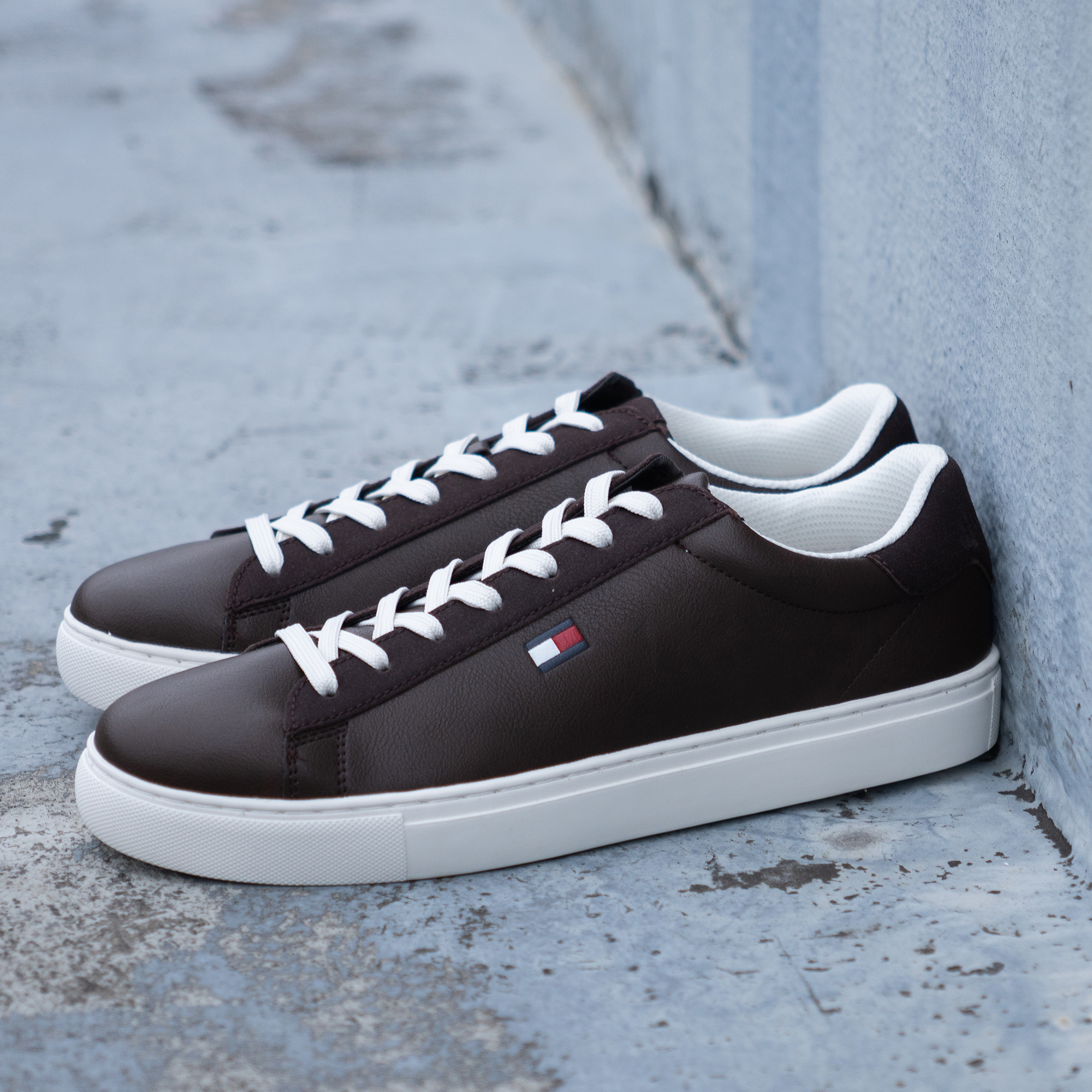 TOMMY HILFIGER トミーヒルフィガー BRECON4 ダークブラン / TOMMY 