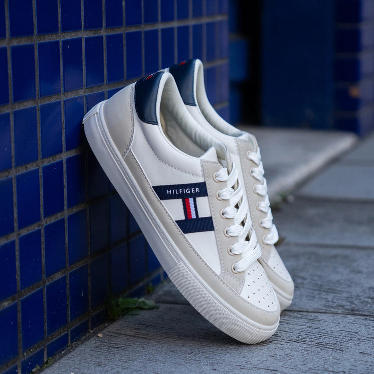 T･HILFIGER(ﾄﾐｰﾌｨﾙﾌｨｶﾞｰ) |TOMMY HILFIGER トミーヒルフィガー LAHZIE アイボリー