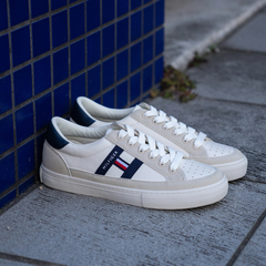 T･HILFIGER(ﾄﾐｰﾌｨﾙﾌｨｶﾞｰ) |TOMMY HILFIGER トミーヒルフィガー LAHZIE アイボリー