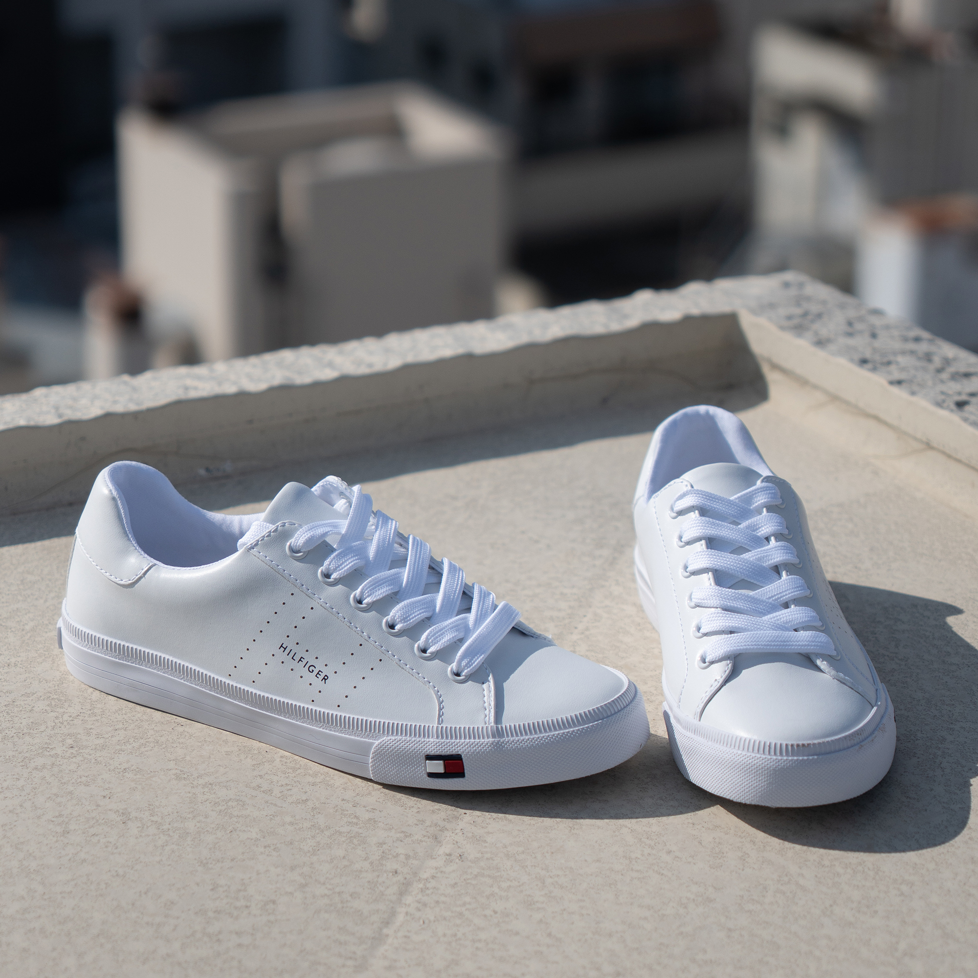 トミーヒルフィガー TOMMY HILFIGER トミーヒルフィガー LUSTER ホワイト / TOMMY HILFIGER
