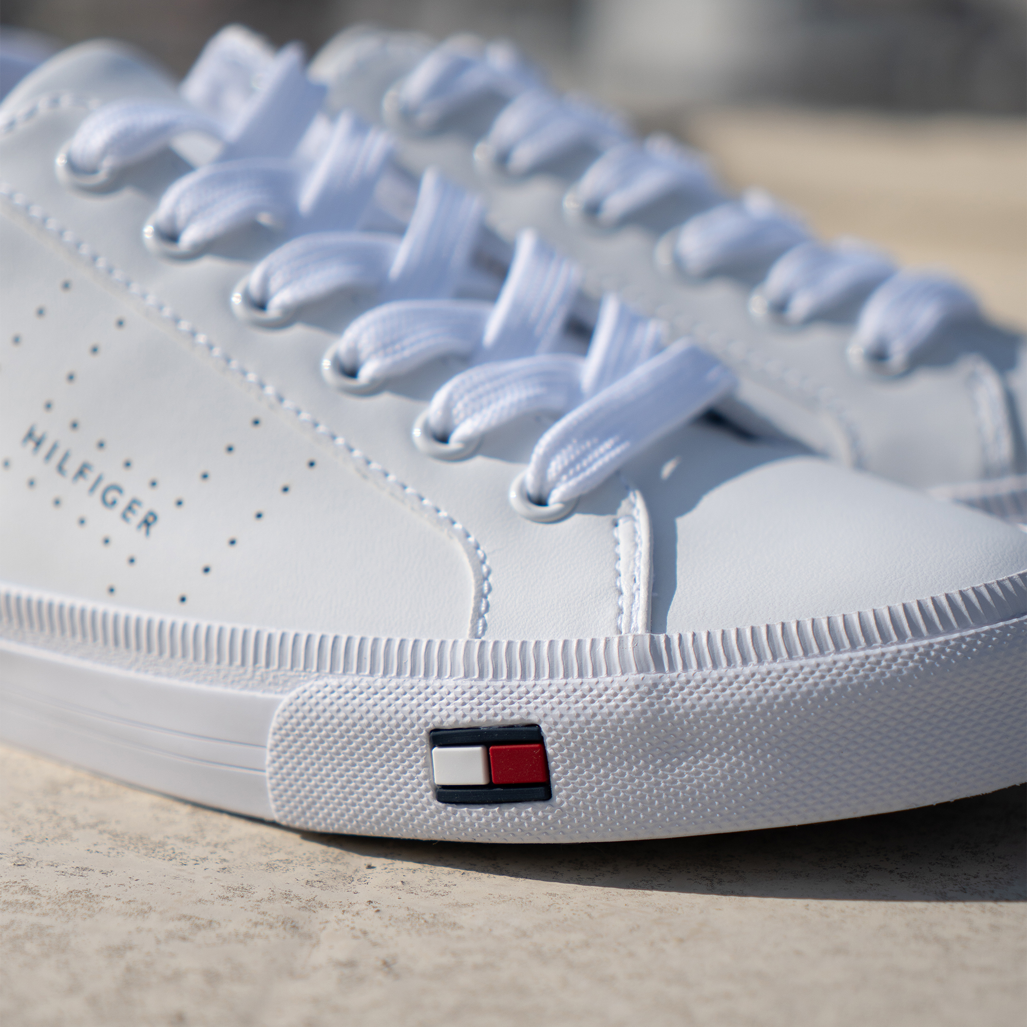 TOMMY HILFIGER トミーヒルフィガー LUSTER ホワイト / TOMMY