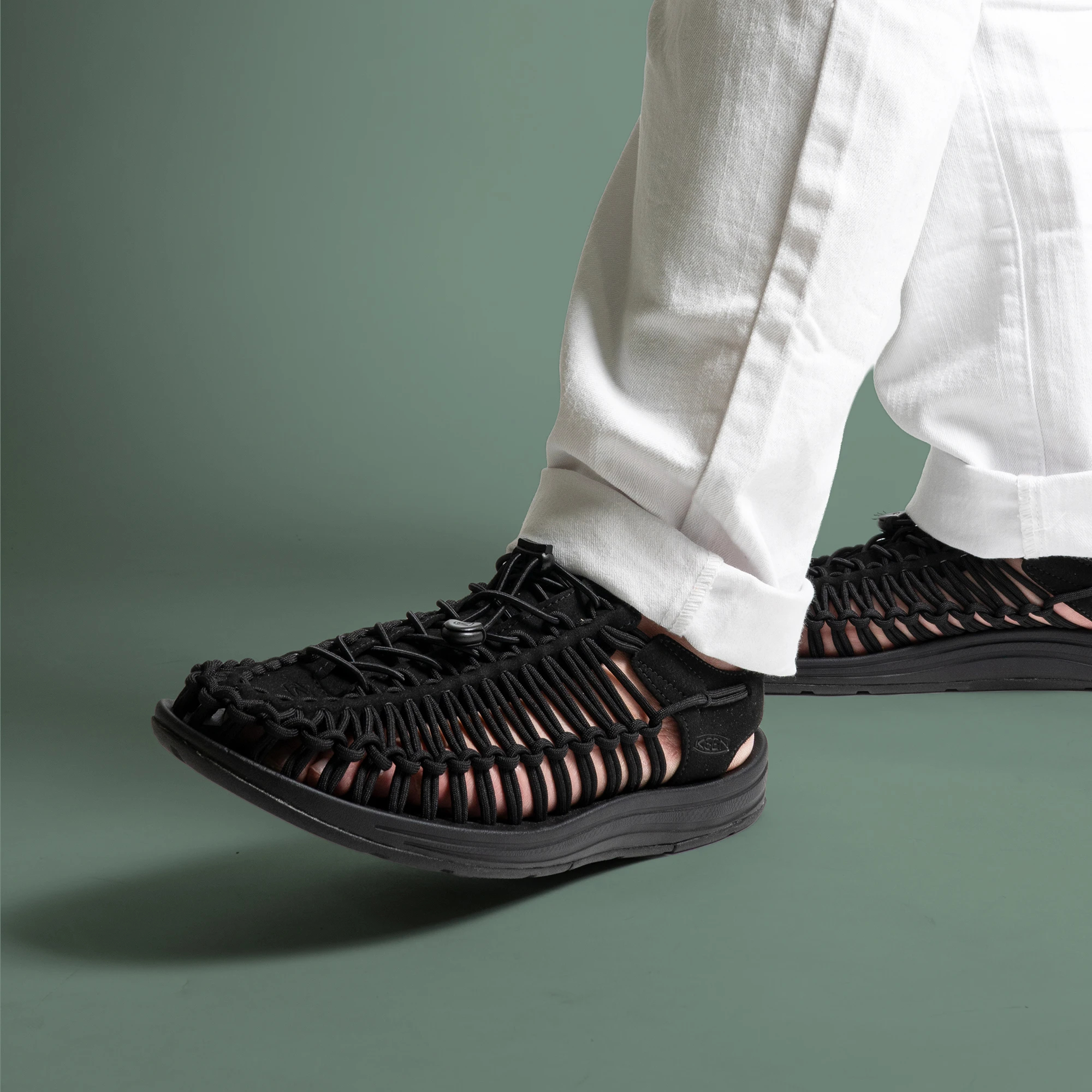 大きいサイズ【29cm 30cm 31cm】KEEN（キーン） UNEEK MONOCHROME