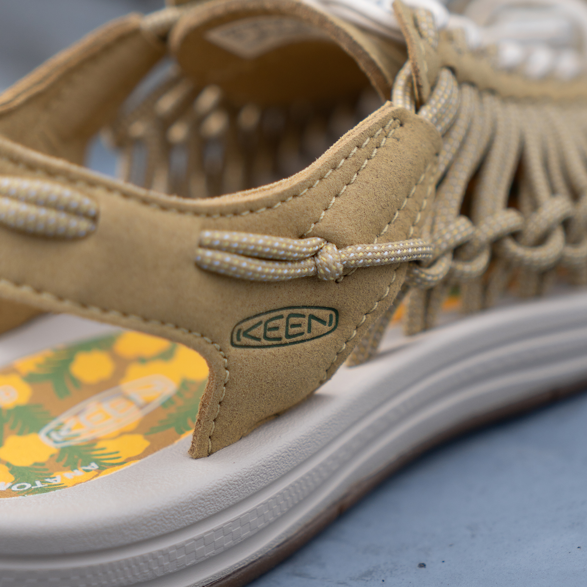 KEEN キーン WOMENS UNEEK ウィメンズ ユニーク 1028868 ミモザ2