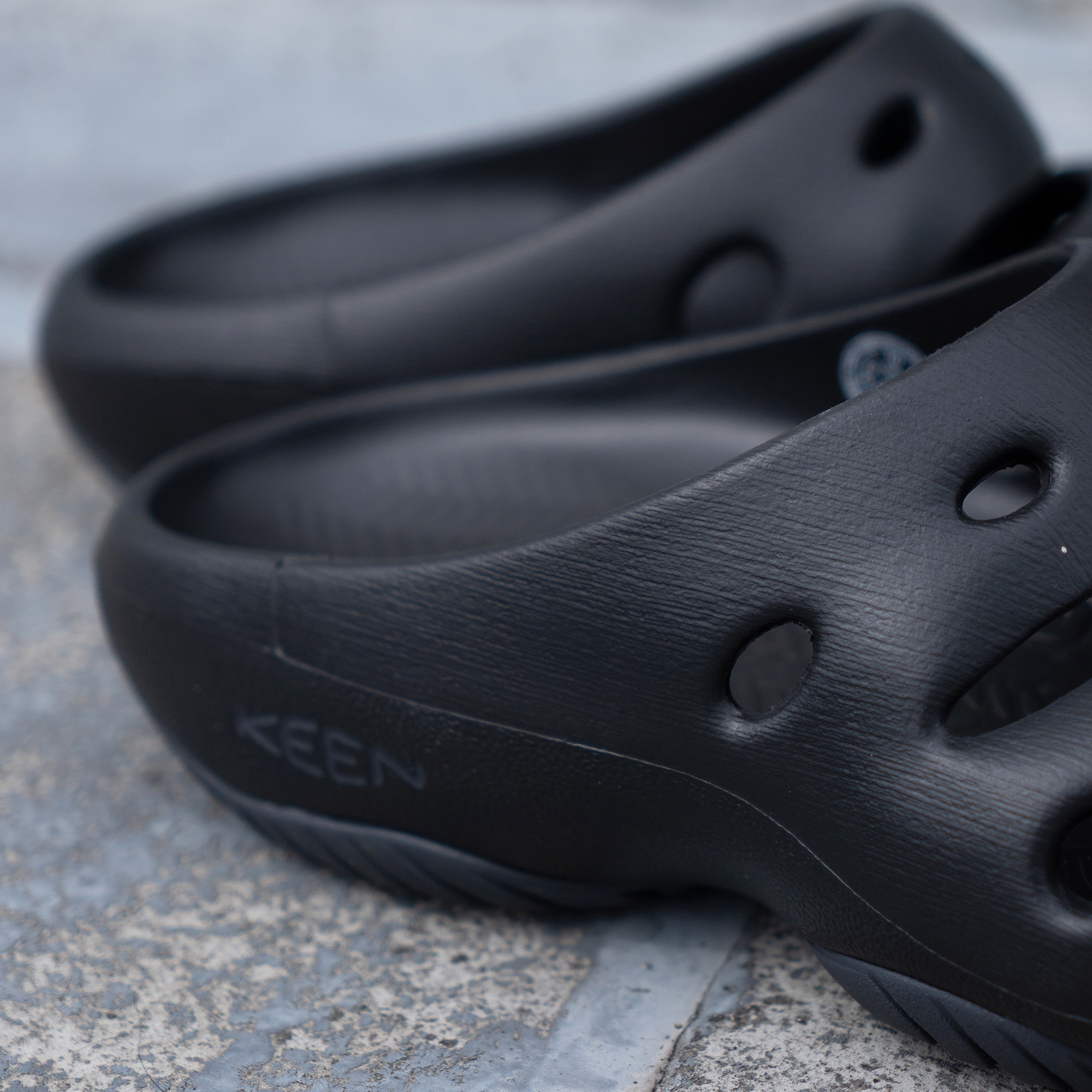 KEEN キーン YOGUI ヨギ 1028957 ブラック/マグネット / KEEN（ｷｰﾝ