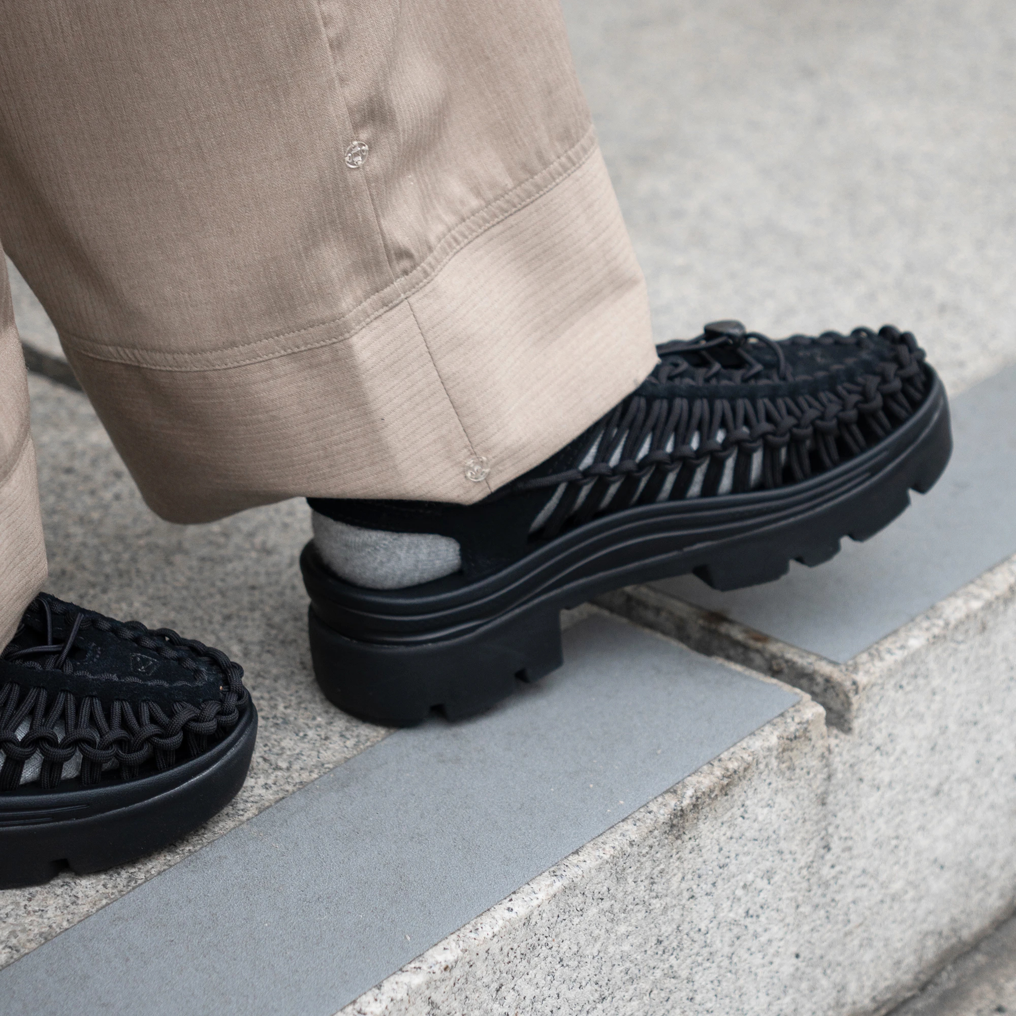 KEEN キーン UNEEK PLT ユニーク ピーエルティー 1030533 ブラック