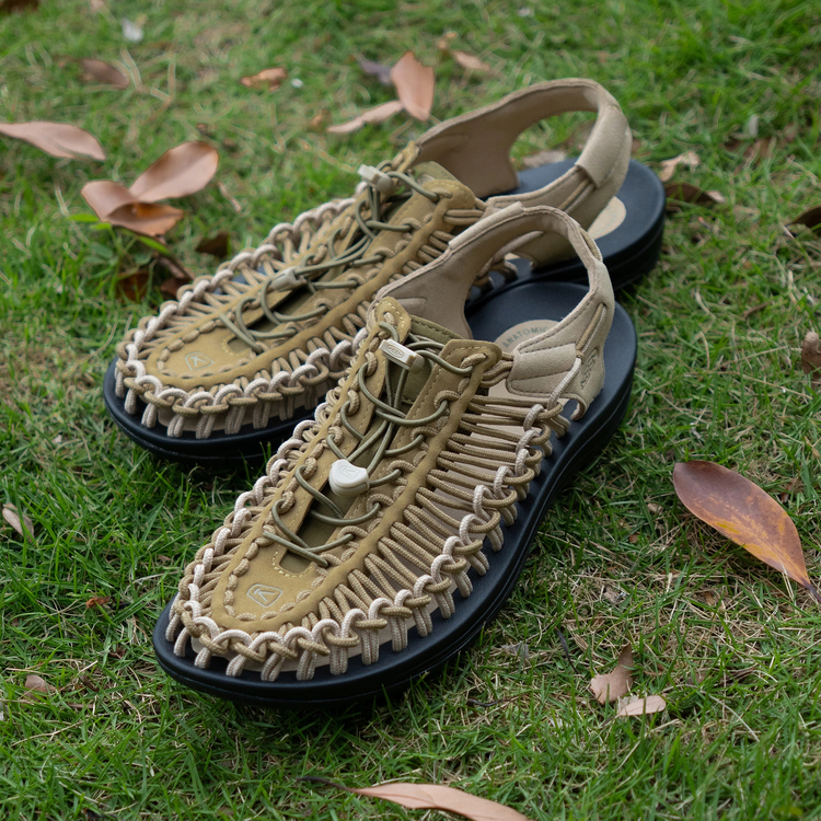 KEEN(ｷｰﾝ) |KEEN キーン UNEEK ユニーク 1030572 カーキ/マルティーニオリーブ