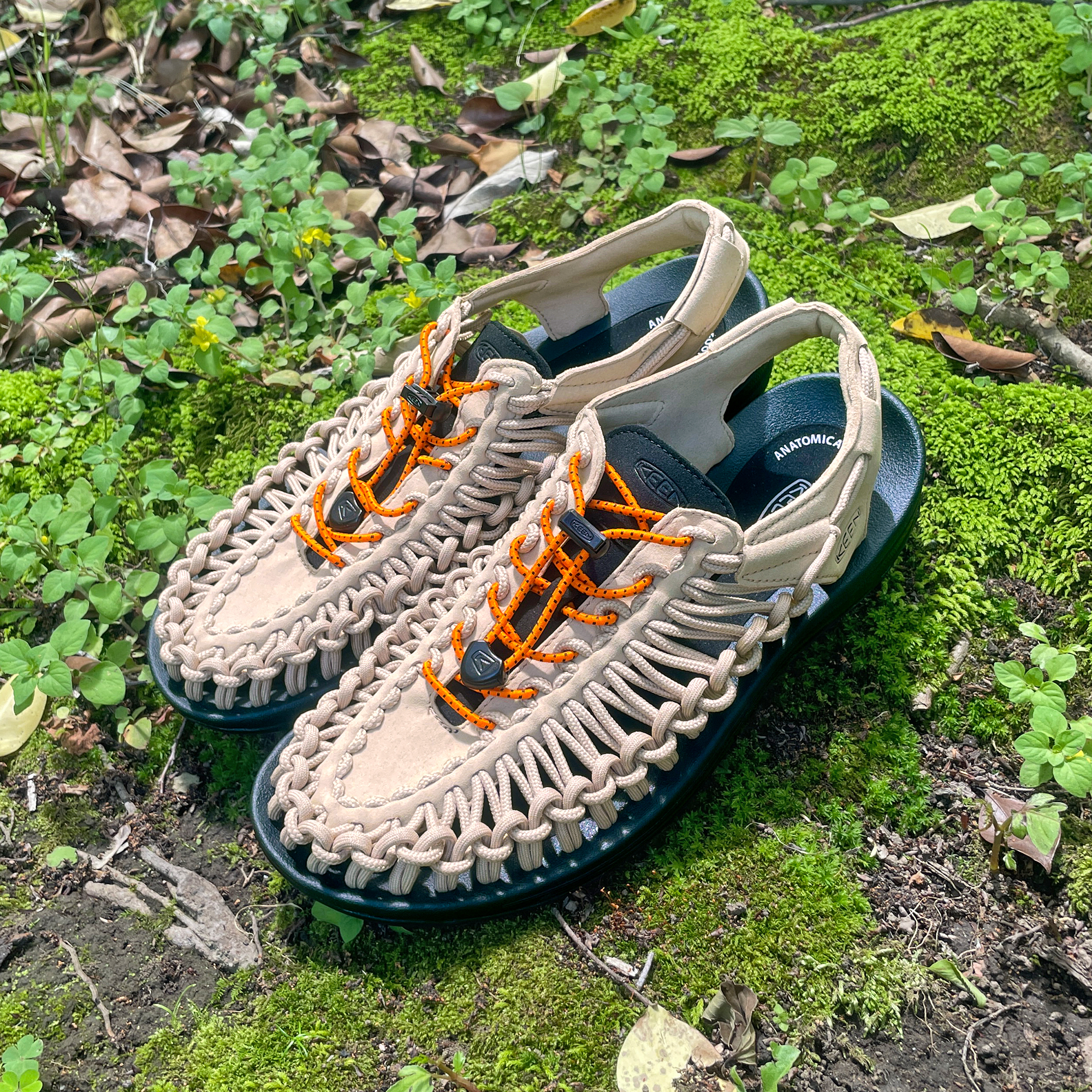 KEEN キーン UNEEK ユニーク 1032178 サファリ/オレンジピール / KEEN