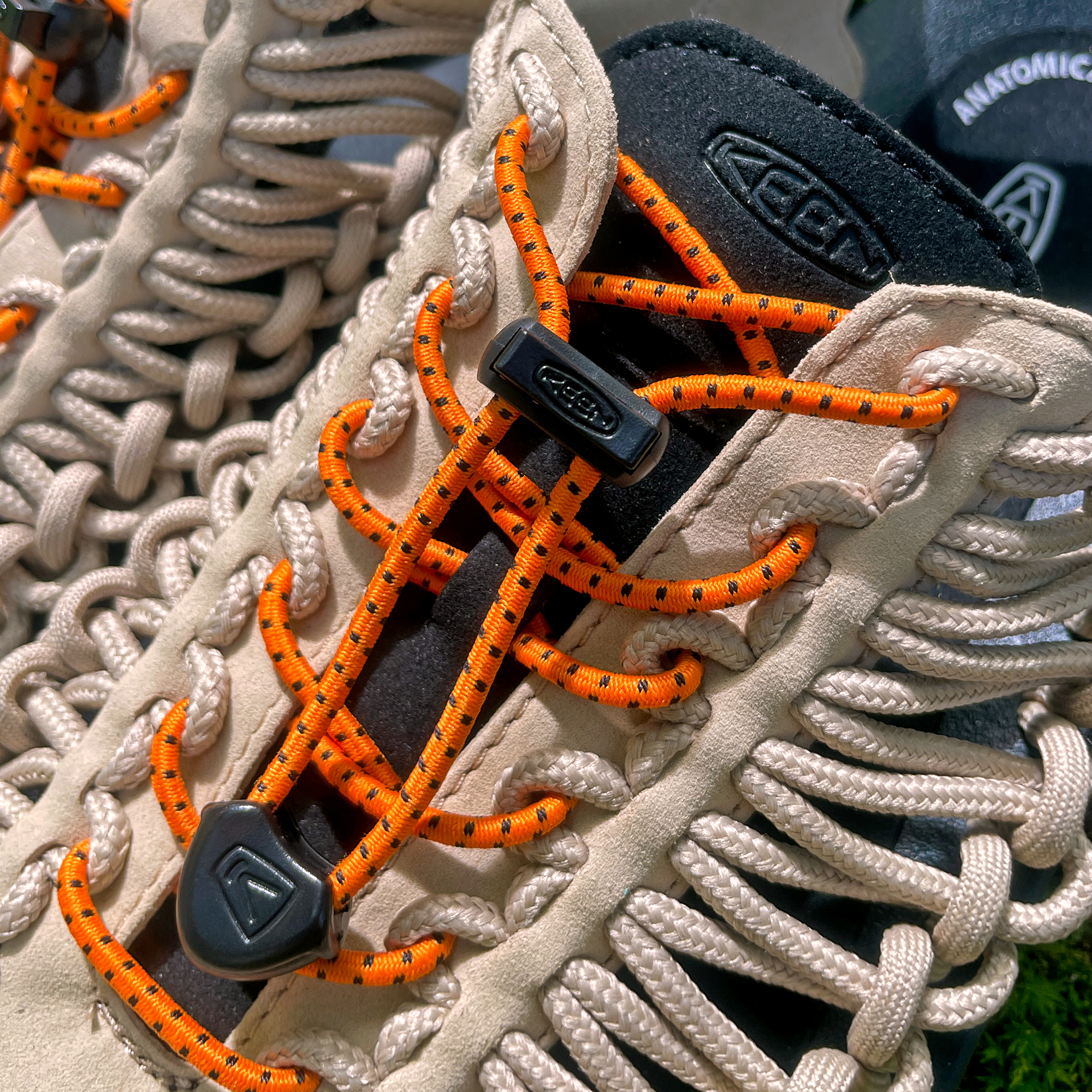 KEEN キーン UNEEK ユニーク 1032178 サファリ/オレンジピール / KEEN