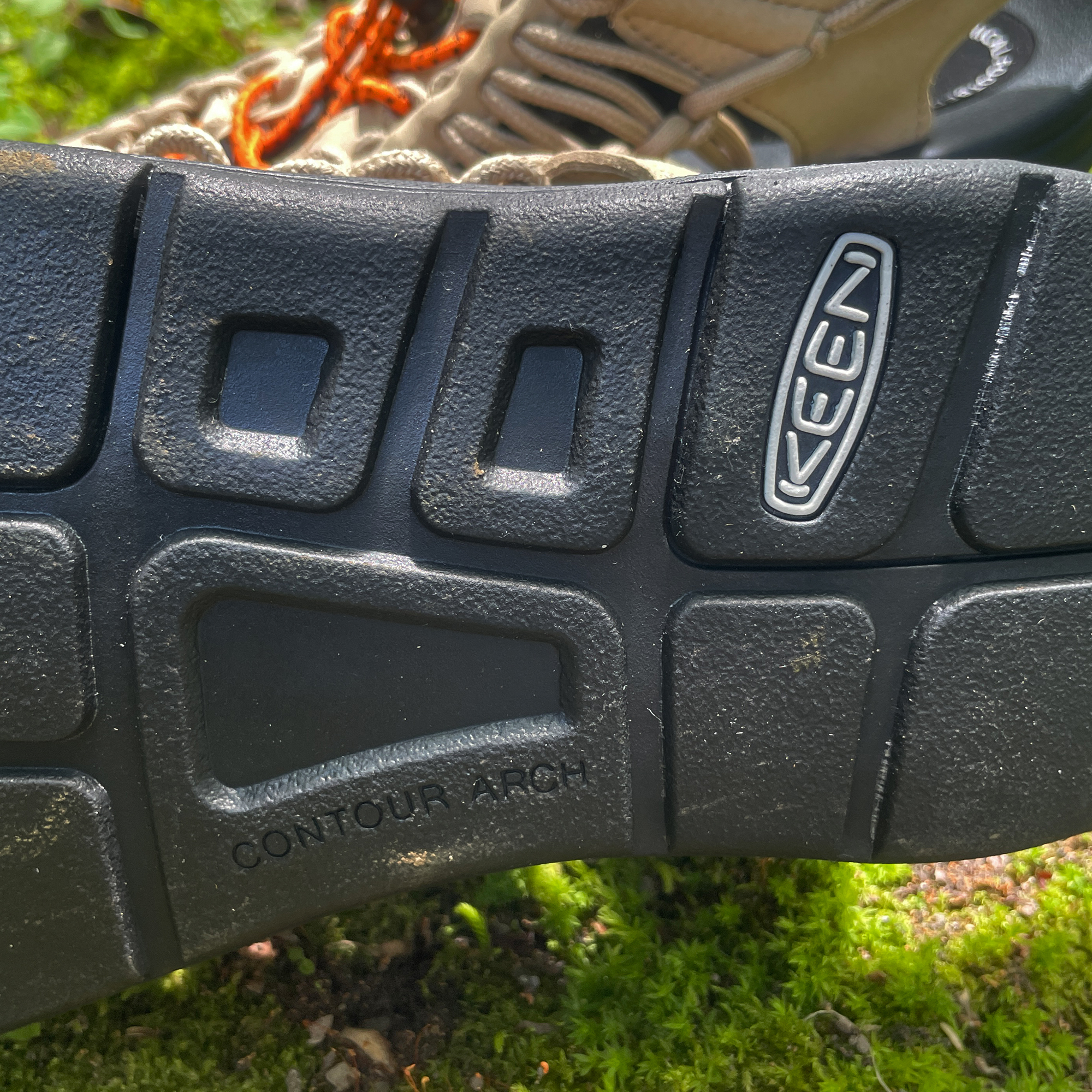 KEEN キーン UNEEK ユニーク 1032178 サファリ/オレンジピール / KEEN