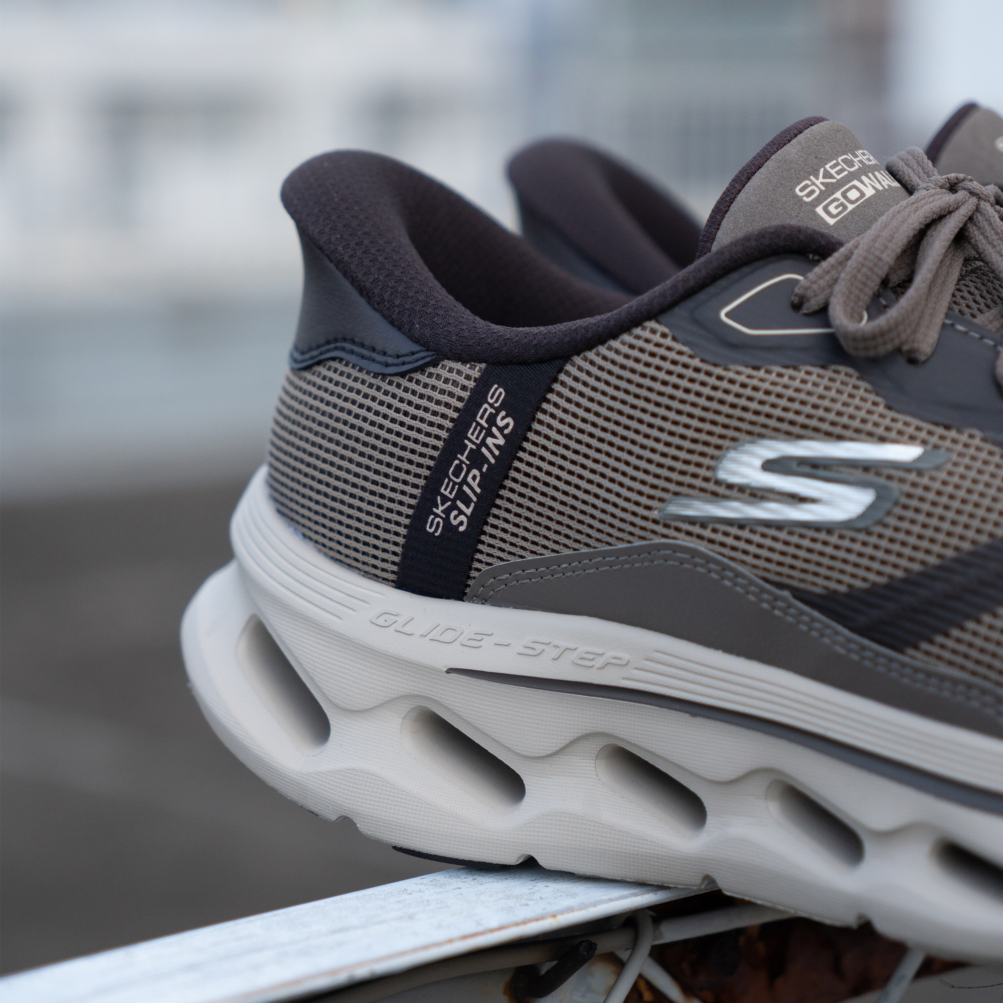 SKECHERS スケッチャーズ SLIP-INS スリップインズ ゴーウォーク