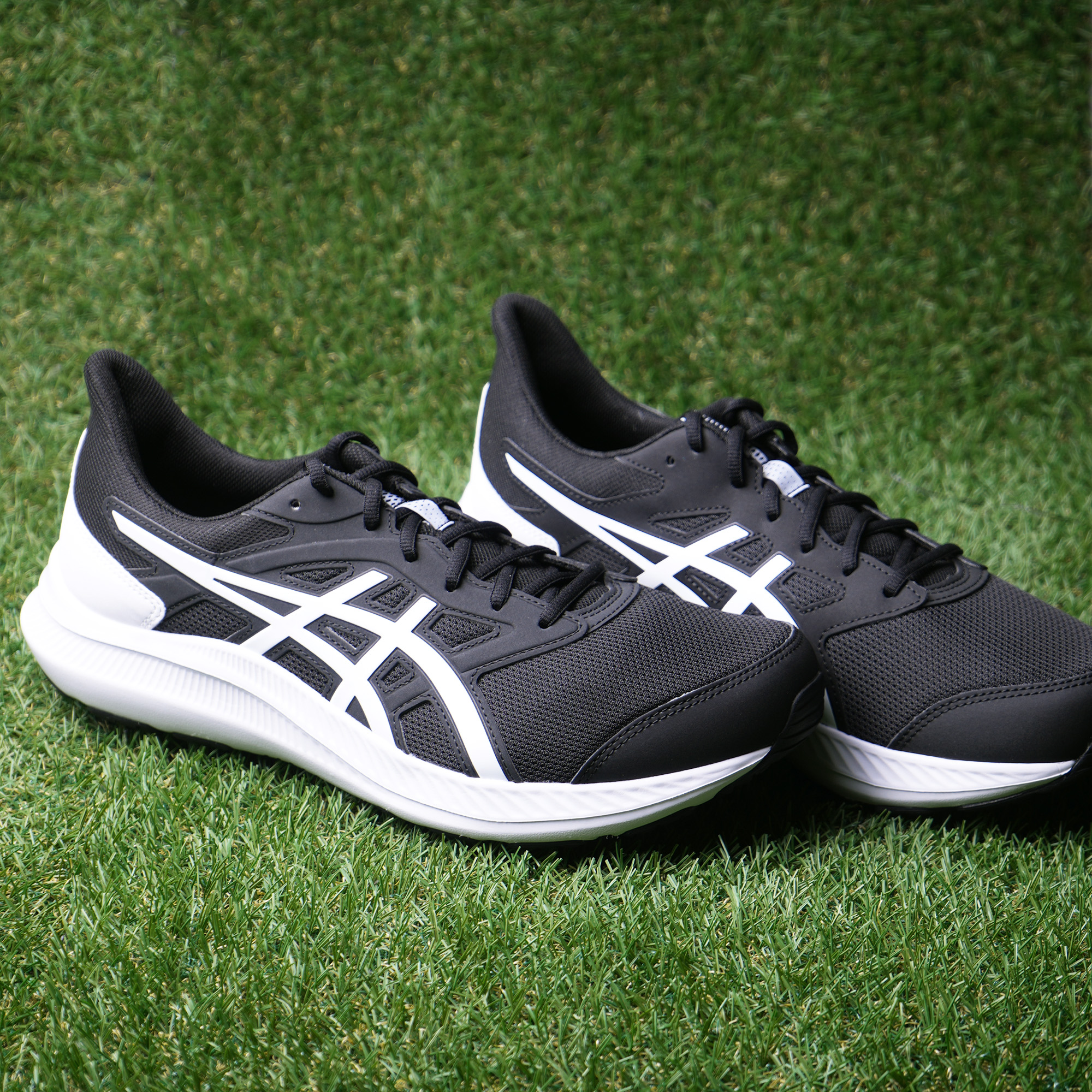 Asics on sale size 4