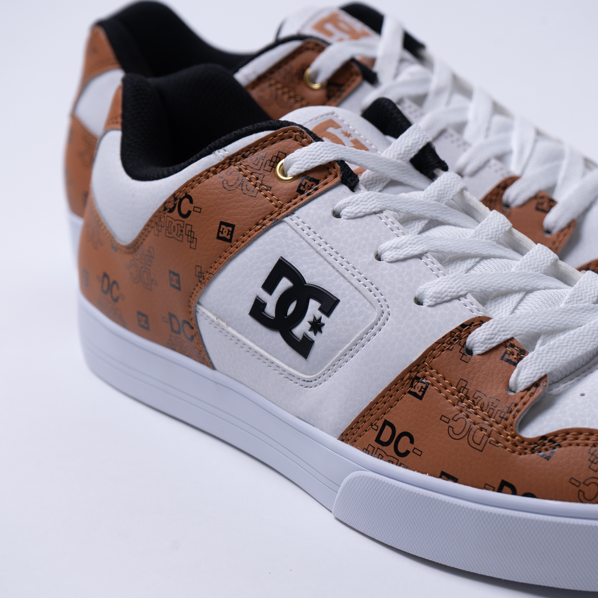 DC Shoes ディーシーシューズ PURE SE SN ピュア SE SN DM241019-XKWC DM241019-WG1 / DC（ﾃﾞｨｰｼｰ）  | NEXT FOCUS ONLINE STORE