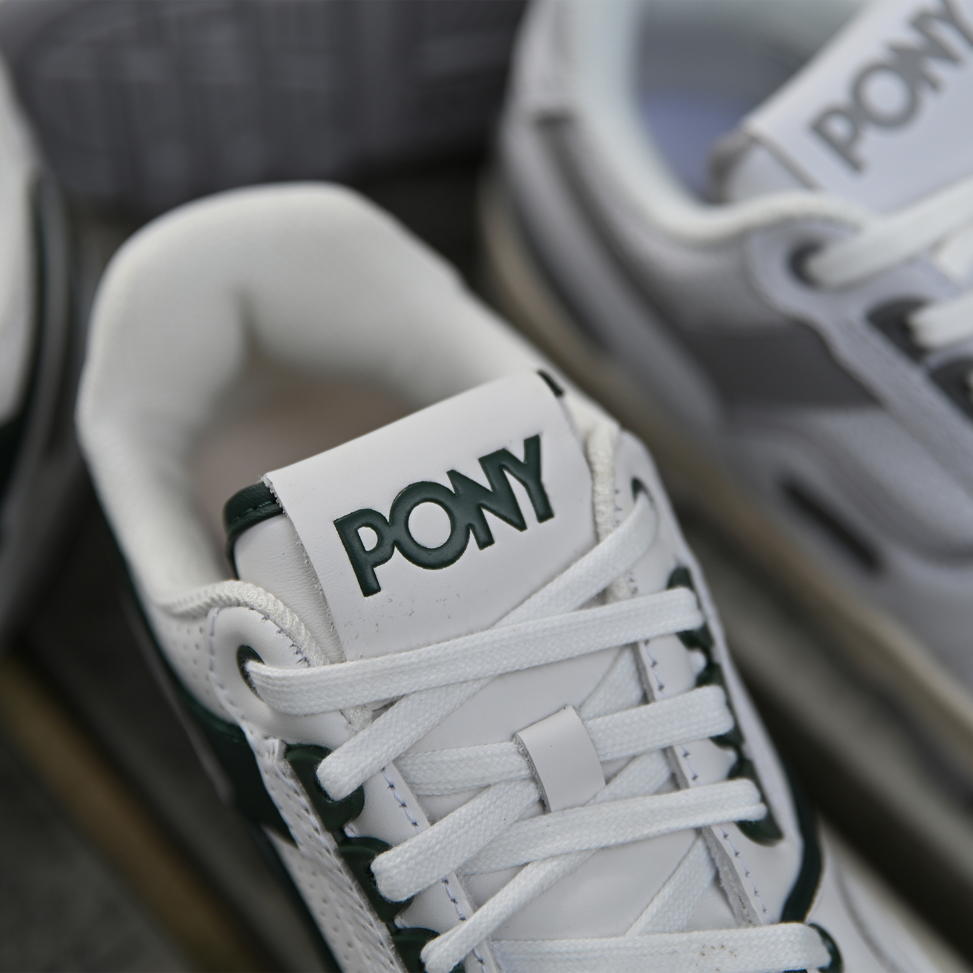 PONY ポニー M-100 LOW / その他（海外ﾌﾞﾗﾝﾄﾞ） （ｿﾉﾀｶｲｶﾞｲ