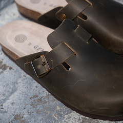 その他（海外ﾌﾞﾗﾝﾄﾞ）　(ｿﾉﾀｶｲｶﾞｲ) |GENUINS ジェニュインズ RIVA OILED LEATHER G105786JT カーキ