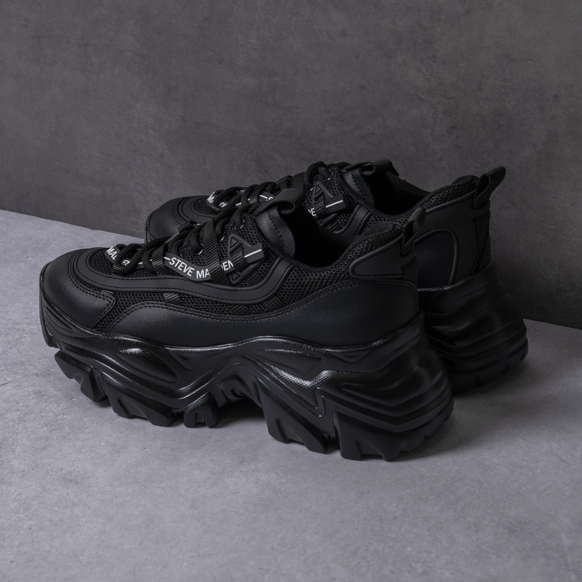 STEVE MADDEN スティーブマデン RECOUPE / その他（海外ﾌﾞﾗﾝﾄﾞ） （ｿﾉﾀｶｲｶﾞｲ） | 靴の専門店 NEXTFOCUS  ONLINE STORE Steve Madden レディース アビリティ フェイクファー スリップオン スライドスリッパ, ブラック, 6